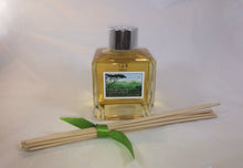 Load image into Gallery viewer, Robertson Rainforest ... Oil Based Room Diffuser

