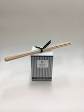 Load image into Gallery viewer, Gardenia Flower Reed Diffuser - 150ml
