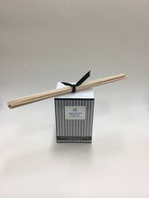 Load image into Gallery viewer, Gardenia Flower Reed Diffuser - 150ml